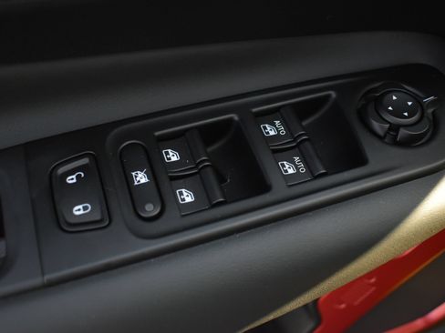 Used 2023 Jeep Renegade Trailhawk w/ Sun/Sound Group AWD/4WD image 12