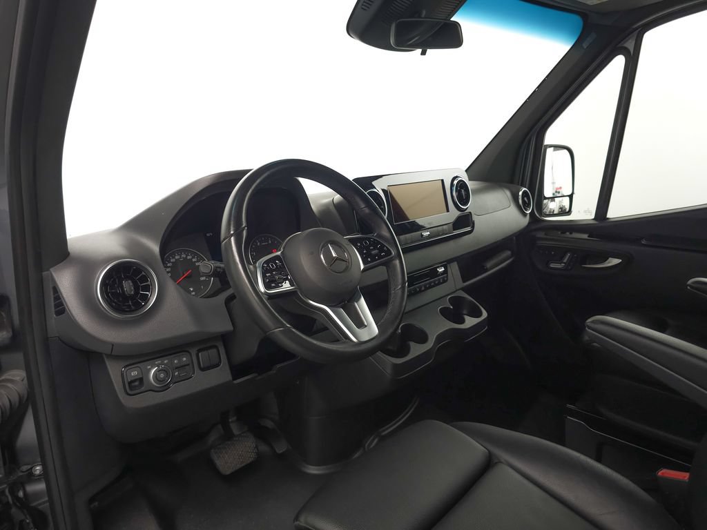 Used 2024 Mercedes-Benz Sprinter 2500 image 8