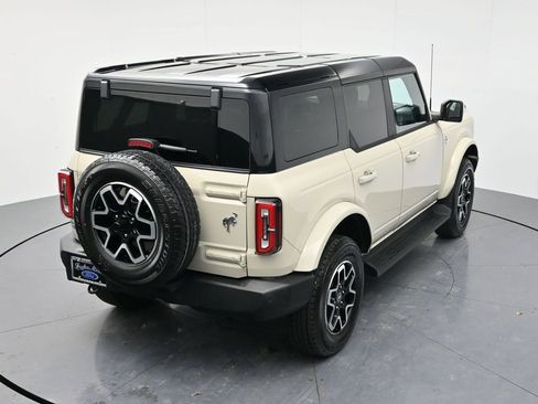 Used 2025 Ford Bronco Outer Banks image 40