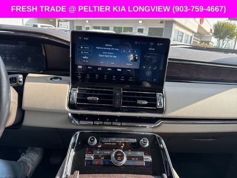 Used 2023 Lincoln Navigator Reserve image 9