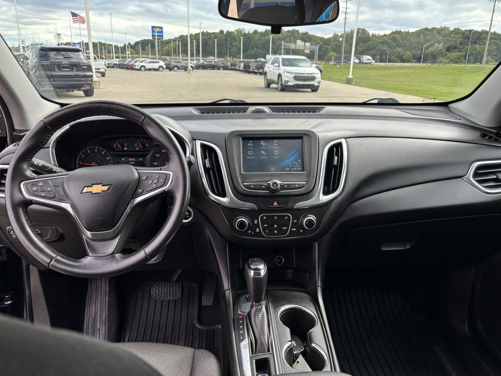 Used 2018 Chevrolet Equinox LT AWD/4WD image 16
