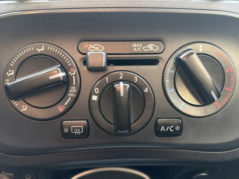 Used 2017 Nissan Juke S image 21