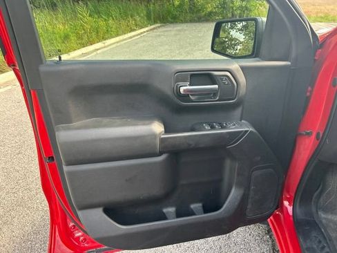 Used 2020 Chevrolet Silverado 1500 Custom w/ Custom Value Package AWD/4WD image 7