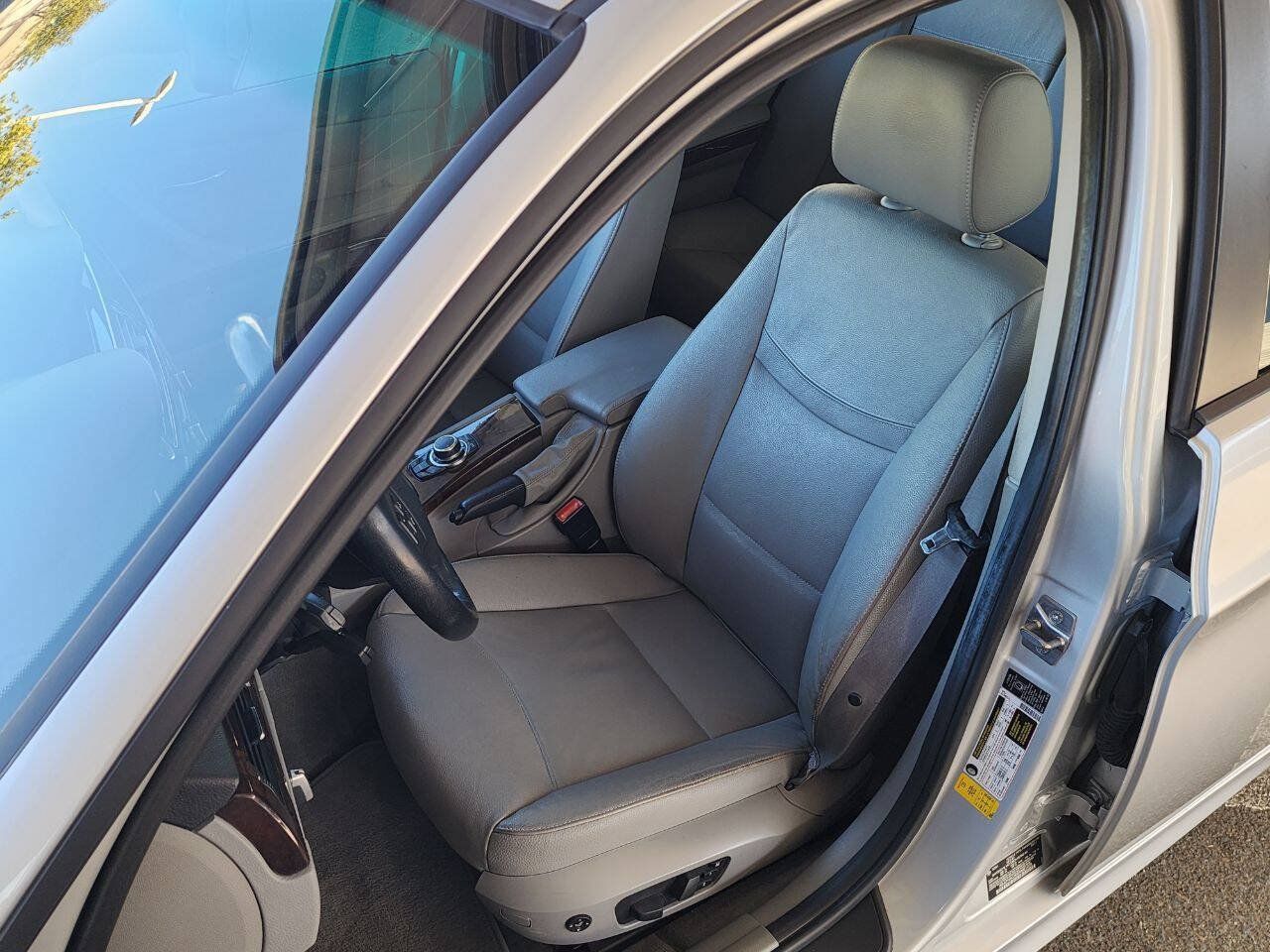 Used 2011 BMW 328i Sedan RWD image 20