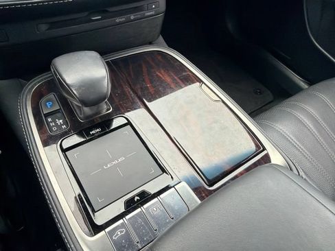 Used 2018 Lexus LS 500 w/ Interior Upgrade Package RWD image 9
