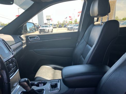 Used 2020 Jeep Grand Cherokee Limited image 10