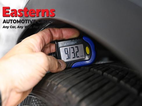 Used 2024 Tesla Model Y Long Range AWD/4WD image 21