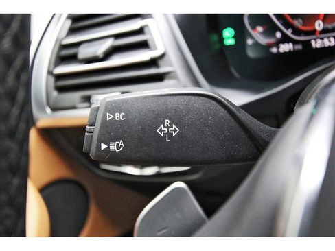 Used 2025 BMW X4 xDrive30i image 15