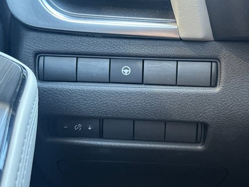 Used 2023 Nissan Rogue SV FWD image 35