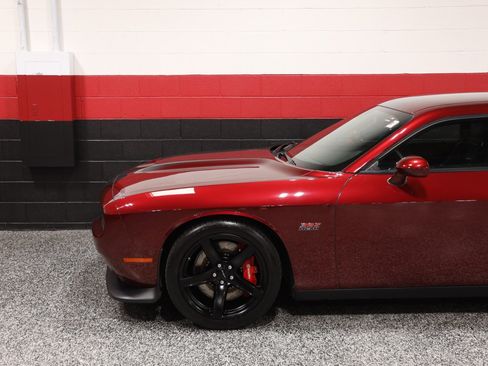 Used 2018 Dodge Challenger SRT w/ Technology Group RWD image 24