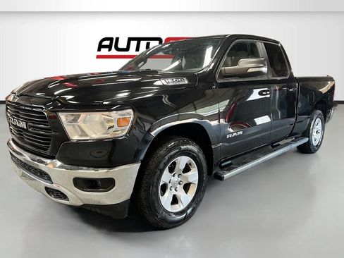 Used 2022 RAM 1500 Big Horn AWD/4WD image 3