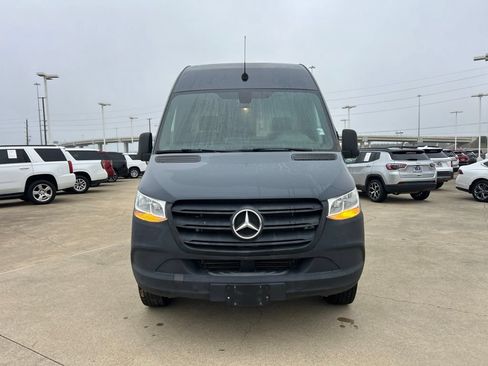 Used 2019 Mercedes-Benz Sprinter 170 image 2
