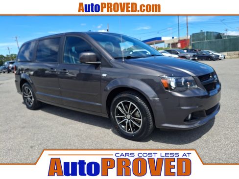 Used 2014 Dodge Grand Caravan SXT FWD image 1