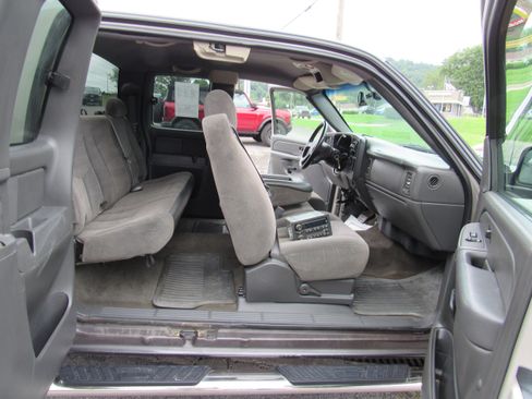 Used 2006 Chevrolet Silverado 1500 LT w/ Light Duty Power Package AWD/4WD image 30
