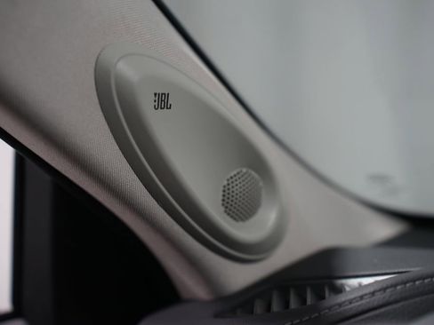 Used 2024 Toyota Highlander Limited image 28