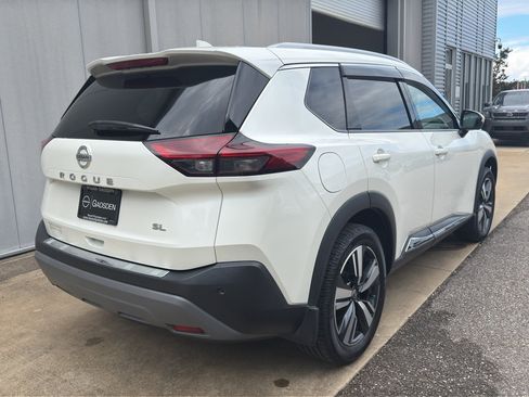 Used 2021 Nissan Rogue SL w/ Premium Package FWD image 3