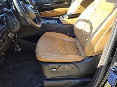 Used 2024 Cadillac Escalade Premium Luxury w/ Performance Package AWD/4WD image 9