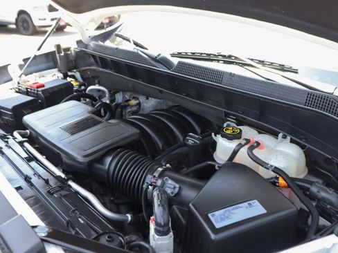 Used 2019 Chevrolet Silverado 1500 LT Trail Boss w/ Convenience Package AWD/4WD image 11