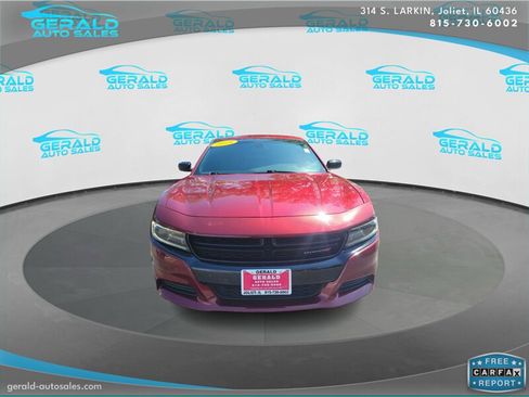 Used 2019 Dodge Charger SXT w/ Blacktop Package RWD image 2