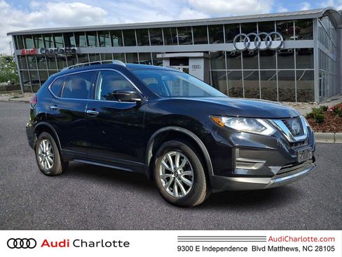 Used 2017 Nissan Rogue SV w/ SV Premium Package AWD/4WD image 1