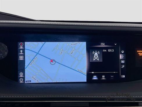 Used 2019 Lexus LS 500 w/ Accessory Package (Z2) image 18