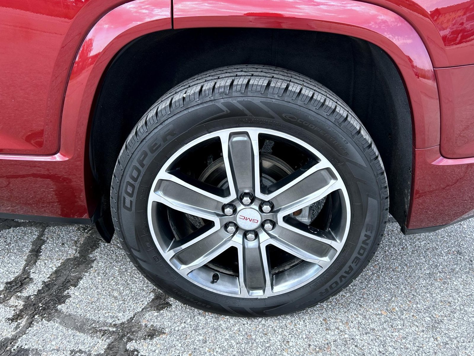 Used 2018 GMC Acadia Denali w/ Technology Package AWD/4WD image 29