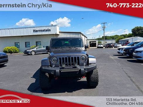 Used 2016 Jeep Wrangler Unlimited Sahara AWD/4WD image 3