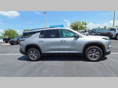 New 2026 Chevrolet Traverse LT w/ Driver Confidence Package FWD image 17