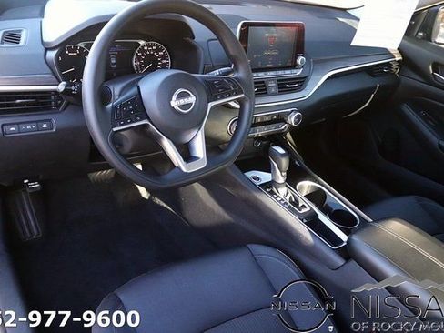 Certified 2024 Nissan Altima 2.5 SV FWD image 14
