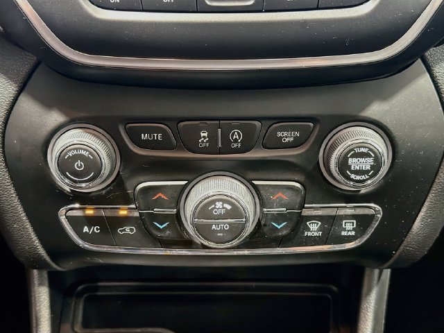 Used 2023 Jeep Cherokee Altitude Lux w/ Lux Elite Package AWD/4WD image 15
