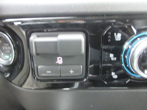 New 2026 GMC Sierra 2500 SLT w/ SLT Premium Package image 17