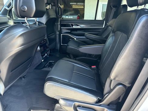 Used 2024 Jeep Wagoneer Series II AWD/4WD image 25