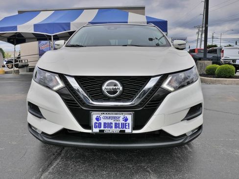 Used 2020 Nissan Rogue Sport SV w/ All-Weather Package AWD/4WD image 3
