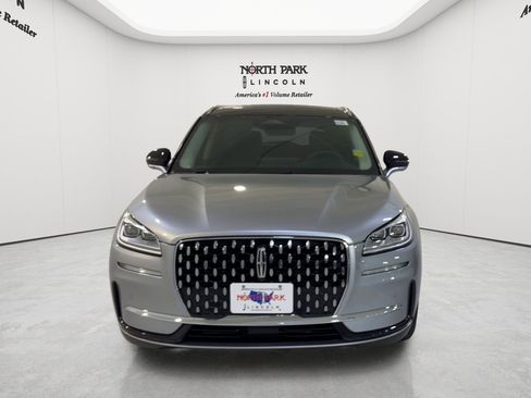 Used 2023 Lincoln Corsair Reserve w/ Equipment Group 201A FWD image 8