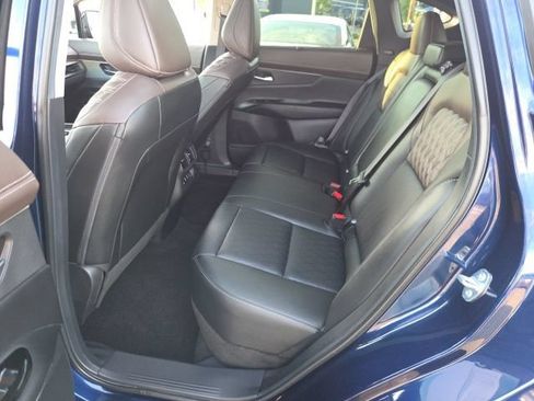 Used 2025 Nissan Murano Platinum w/ Cargo Package AWD/4WD image 23