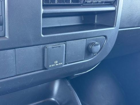 Used 2024 Chevrolet Express 2500 Work Van w/ Driver Convenience Package image 18