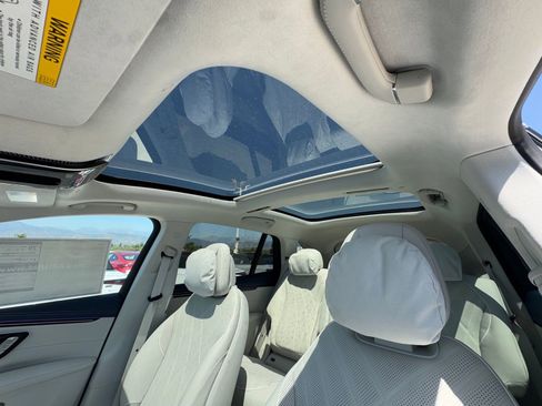 New 2026 Mercedes-Benz EQS 400 4MATIC SUV image 17