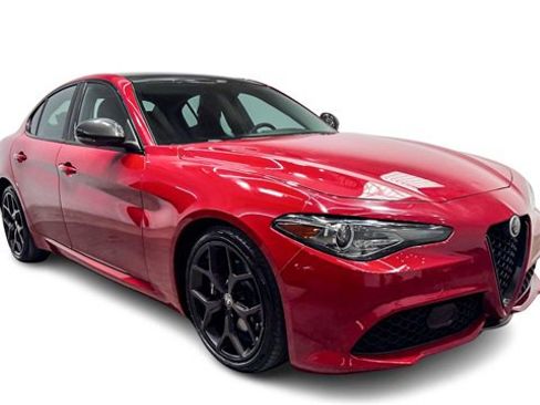 Used 2019 Alfa Romeo Giulia w/ Quick Order Package 22K Sport image 7