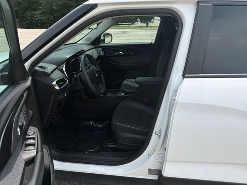 Used 2021 Chevrolet TrailBlazer LT w/ Convenience Package FWD image 13