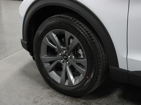 New 2026 Ford Explorer Active w/ Active Comfort Package image 10