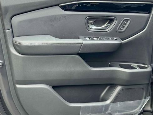 New 2025 Honda Pilot Touring image 30