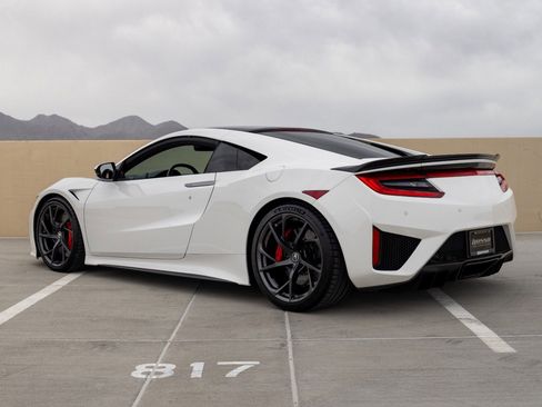 Used 2017 Acura NSX image 8