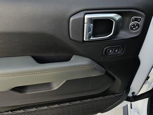 New 2026 Jeep Gladiator Mojave AWD/4WD image 14