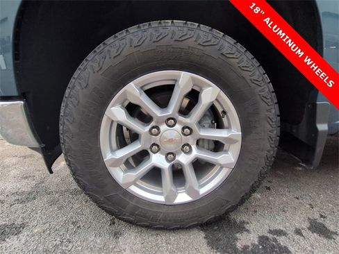 Used 2024 Chevrolet Silverado 1500 LT w/ Z71 Off-Road Package image 32