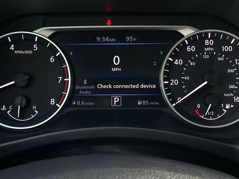 Used 2024 Nissan Sentra SV FWD image 16