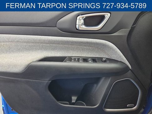Used 2022 Jeep Compass Latitude w/ Sun and Sound Group AWD/4WD image 25