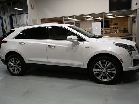 Used 2025 Cadillac XT5 Premium Luxury image 4