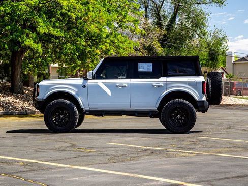 Used 2022 Ford Bronco Outer Banks AWD/4WD image 2