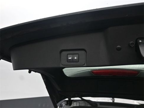 Used 2024 Nissan Rogue SV image 7