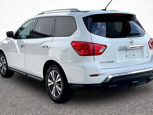 Used 2017 Nissan Pathfinder SV FWD image 5